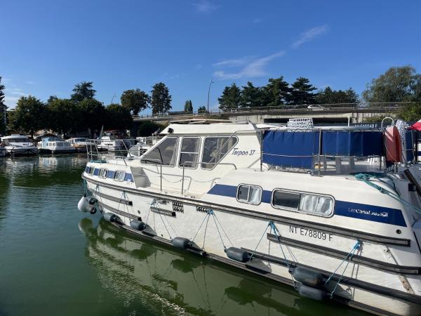 Bateau Amarré à Quai - 7 à 9 Pers. - Api-1-46-46 - Gueugnon