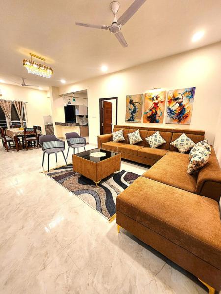 New Captivating 3bhk In Madhapur With Parking 3s - Hyderabad