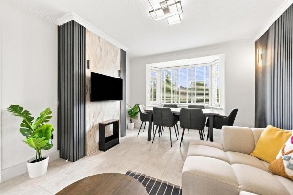 Entire 5 Bed House In Manchester Uk - オルトリナム
