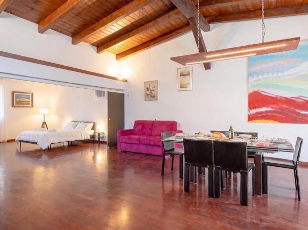 Murat Modern Wooden Penthouse - 3 Bedrooms - Bari