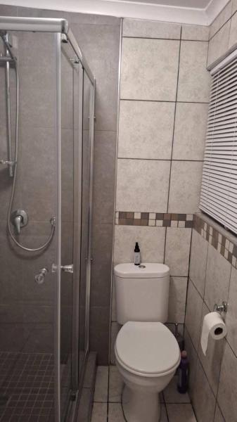 Suits Guesthouse - Carletonville