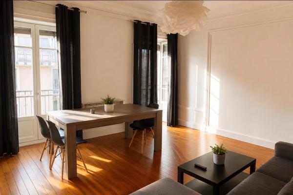 Saxe Gambetta - Spacieux 80m Lumineux - 2 Chambres Balcon - Lyon