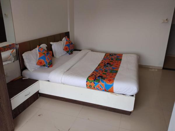 Hotel Pratiksha - Ahmedabad