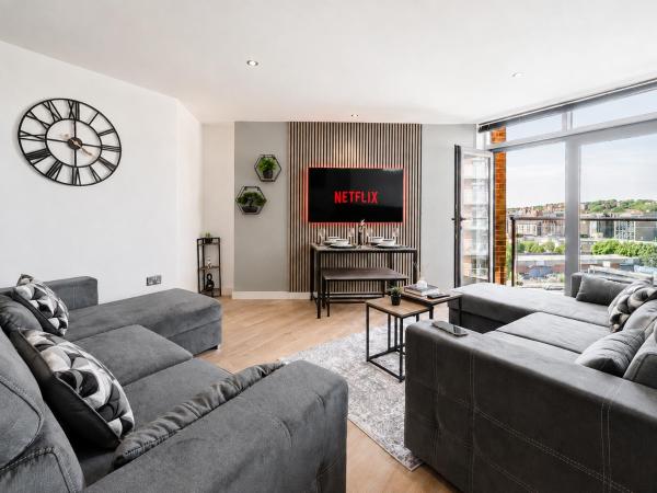 Modern Leeds Stay - Sleeps 8 - City Centre - Leeds