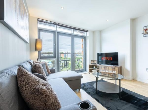 Spacious City Centre Apartment - Leeds