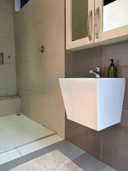 The Minimalist - Kempton Park