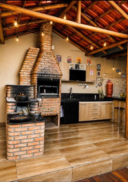 Casa Com Deck, Rede E Fogão Lenha Perto Do Centro - Belo Horizonte