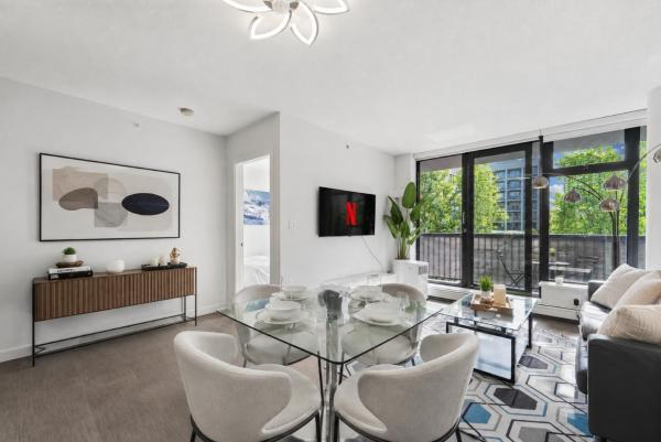Signature West Cordova 2 Bedroom Stay - West Vancouver