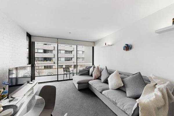 Executive 2-bed Apartment Near Kingston Hub - Queanbeyan