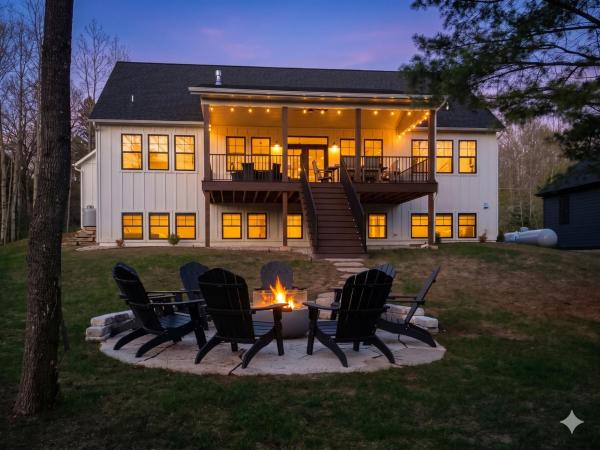 Four Sisters Cottage- Walk To Sister Bay, Fireplace, Ping Pong & More - Sister Bay, WI