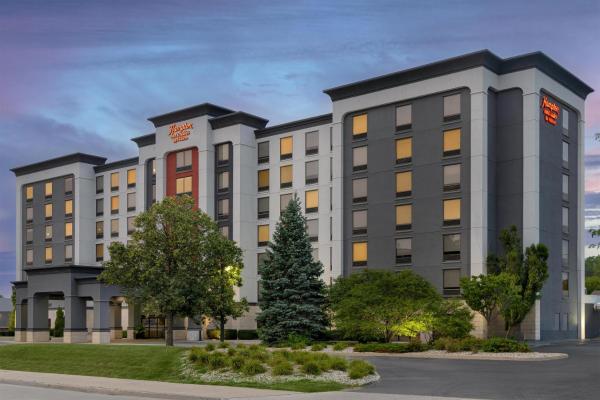 Hampton Inn & Suites By Hilton Windsor - Dearborn, MI
