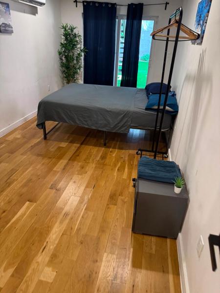 Jimmy's Brownstone Penthouse! Its Personal, Luxury, Your Home Away From Home!! - Queens, NY