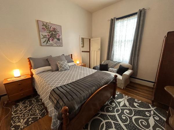 Historic Bank Conversion 1 Bedroom Apartment - Scamander