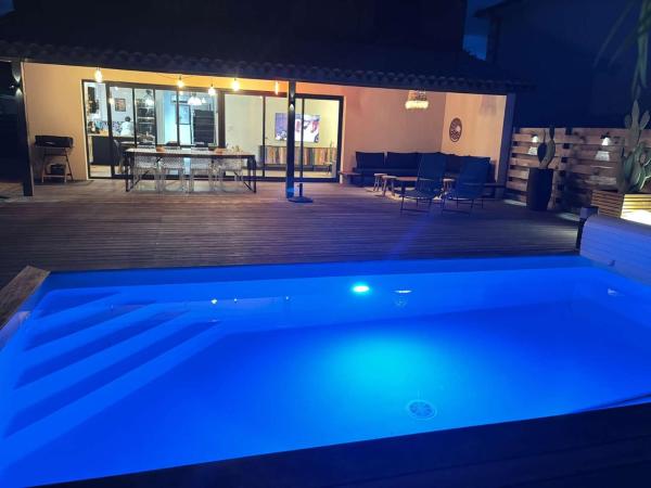 Villa 4 Chambres, Climatisation Piscine Chauffée Et Privée - Lacanau