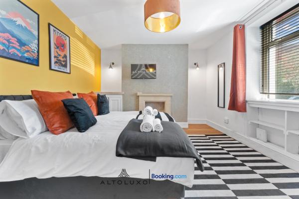 Large Retreat Perfect For Big Groups & Leisure - Newport
