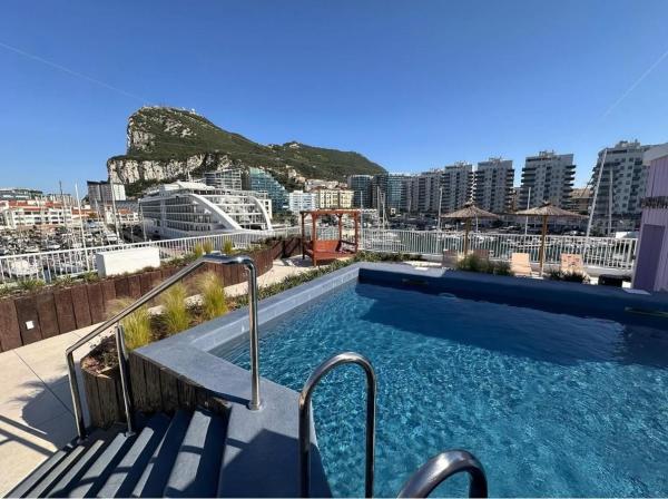 The Marina Nest With Rooftop Pools - ジブラルタル