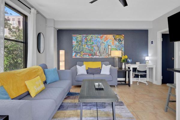 Downtown Jacksonville Retreat | Walk To Events & Stadium - Jacksonville, FL