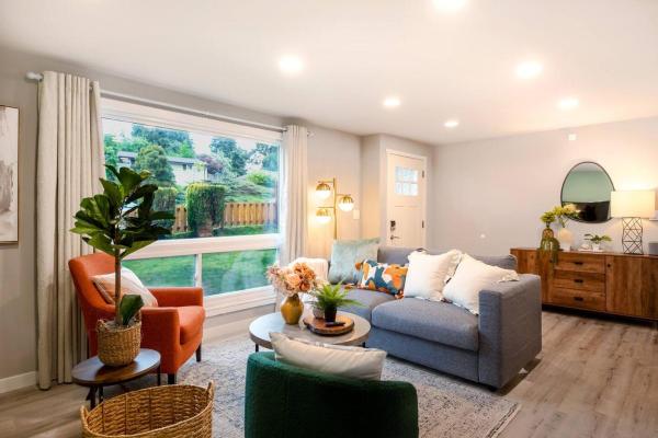 Chic 3br 2ba Duplex W Serene View Bbq Near Airport - Kent, WA