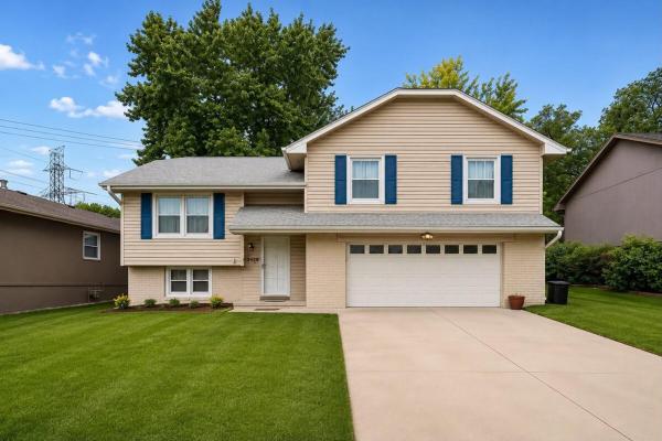 The Omaha Haven With Backyard And Garage - Omaha, NE