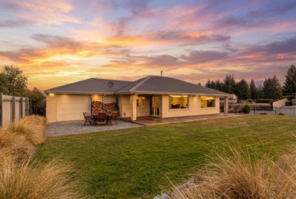 Modern Mackenzie Escape - Twizel
