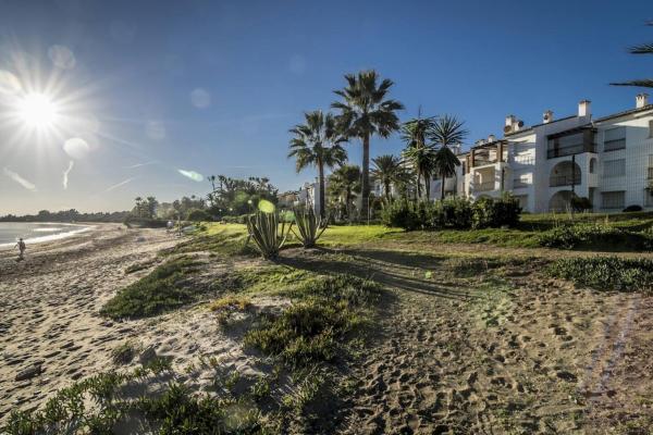 Hb - Comfortable Beachfront Holiday Apartment - Estepona