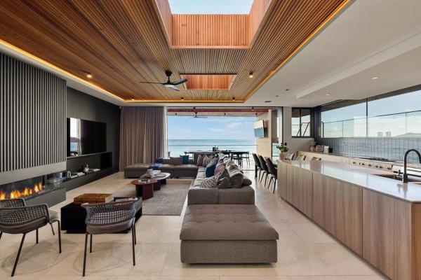The Sands, Absolute Beachfront Mansion, Kiama Downs - Kiama