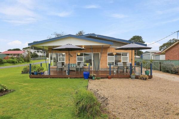 25 Captain Sturt Rd, Hindmarsh Island - Hindmarsh Island