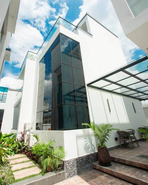 New Modern Bliss Apt- 3bdrm W/pool- Gym-hottub - Dar es Salaam