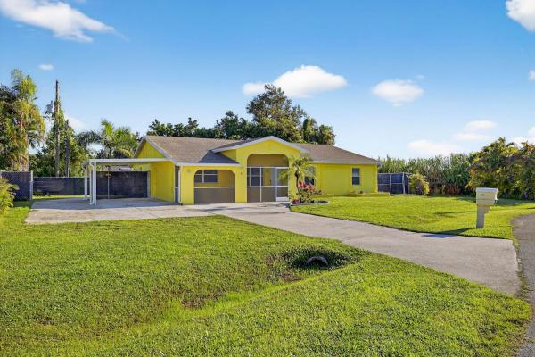 7 Private Beds Gym I-75 Access Large Backyard - Fort Myers, FL