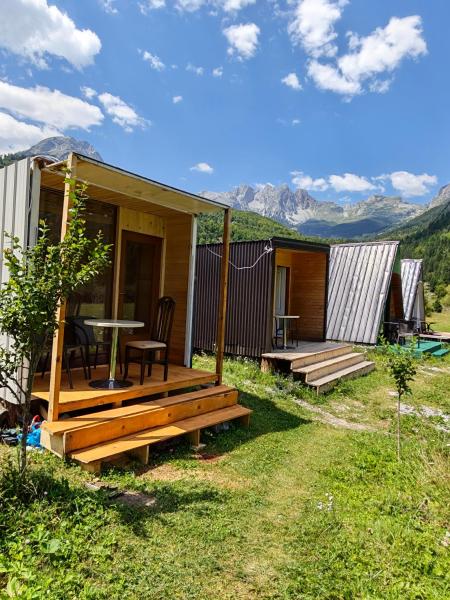 - Valbona