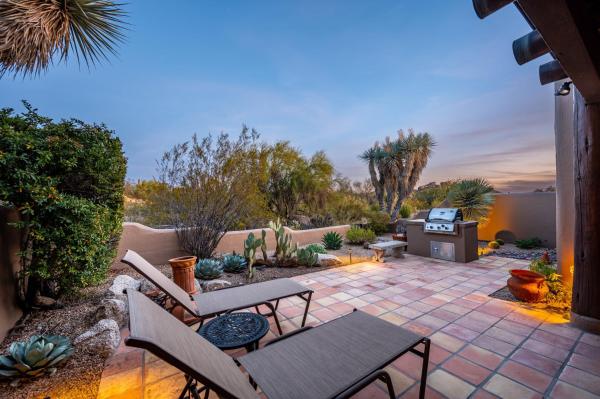 Exclusive Boulders Retreat Near Downtown Cave Creek Hiking Scenic Views. - Cave Creek, AZ