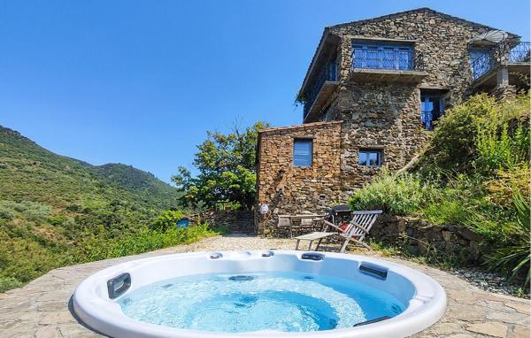 3 Bedroom Beautiful Home In Roquebrun - Roquebrun
