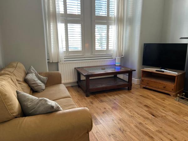 Spacious 3bdr Home With Garden In North London - Londen