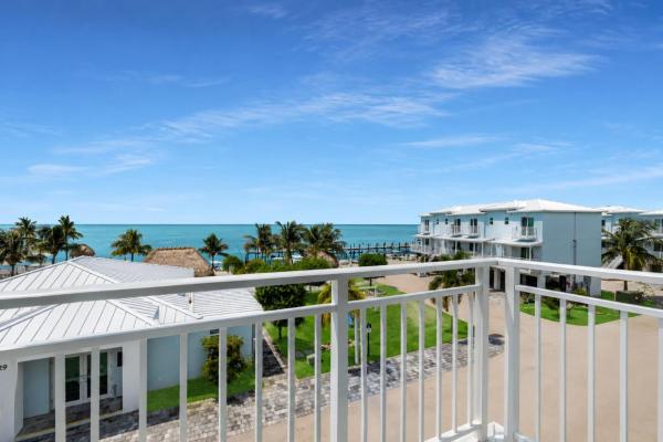 Seashell Sanctuary 1b 2ba Pool Clubhouse Elevator - Marathon, FL