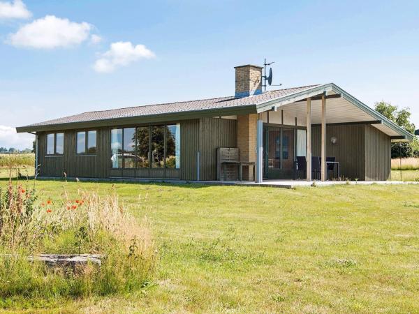 7 Person Holiday Home In Knebel - Denmark