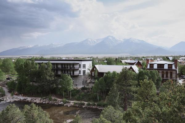 Surf Hotel & Chateau - Buena Vista, CO