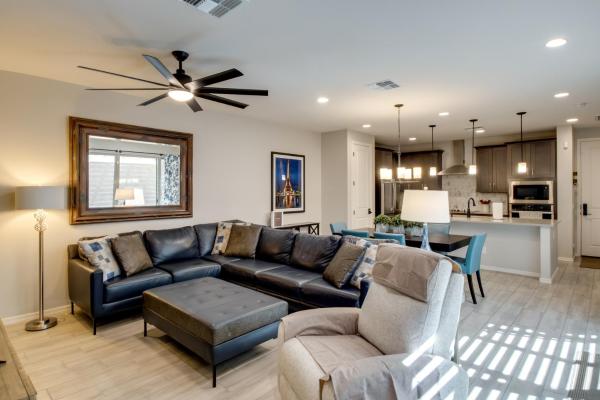 Steps To Pool & Park! San Tan-area Family Getaway - Queen Creek, AZ
