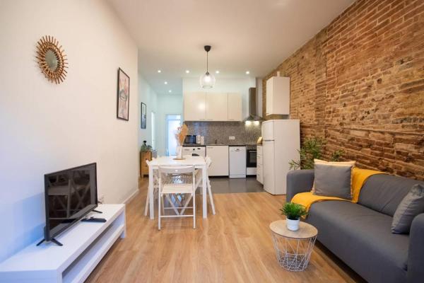 2sic1033 - Bright Flat Near Sagrada Familia - Barcelona