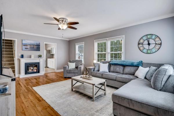 King Beds Fenced Yard Near Downtown - La Crosse, WI