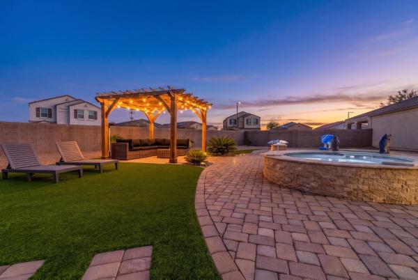 Heated Salt Water Pool Hot Tub Firepit King Bed - Buckeye, AZ