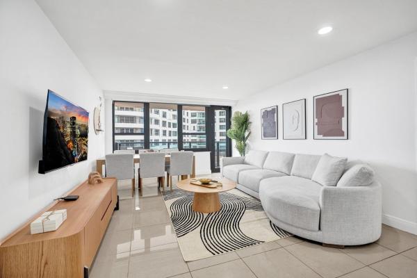 Coastal Condo With Resort Service Pools And Gym 407 - South Beach, FL