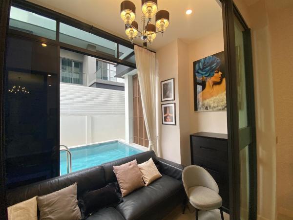 Luxury Villa In Yothinpattana Include Gym And Swimming Pool - Bangkok