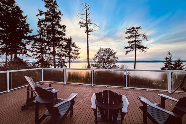 Spacious 3 Bedroom Greenbank Home With Beach Access And Game Room - Port Townsend, WA