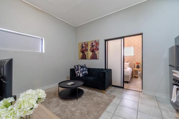 Alimama Spaces Chantelle's Greenlee Studio - Edenvale