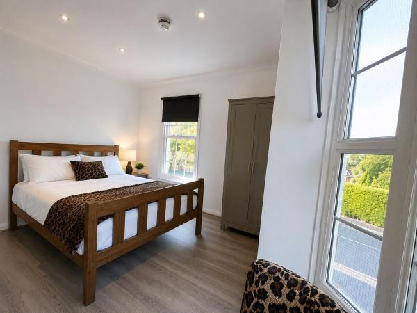 St1 - En-suite Room Canterbury Parking, Contractor - Canterbury