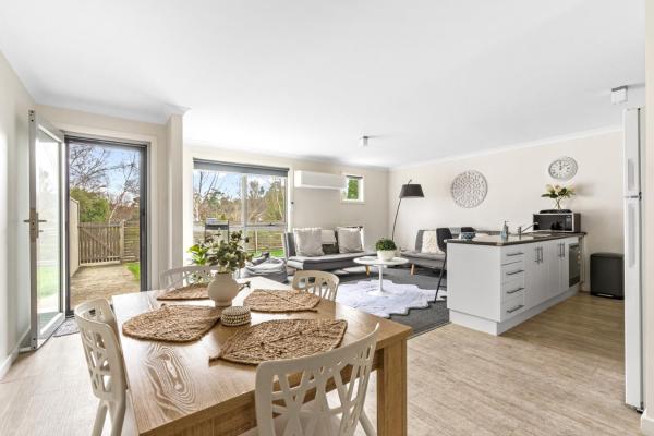 Stylish And Spacious Launceston Villa Plus Free Wifi - Tasmania
