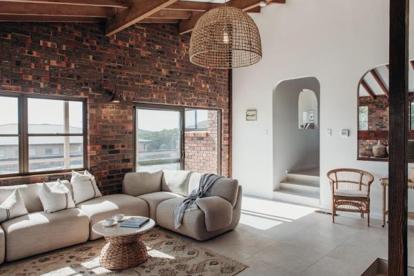 Spanish Inspired Retreat With Swim Spa - Port Stephens