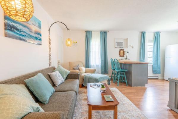 Quiet 2br Walk To Beach, Vibe District And The Dome - Virginia Beach, VA