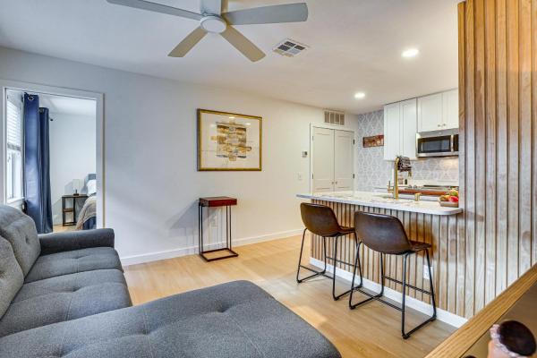 Near Trails & Haile Village! Modern Apt - Gainesville, FL