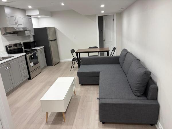 Charming Basement Suite Near Airport & Wonderland - Vaughan